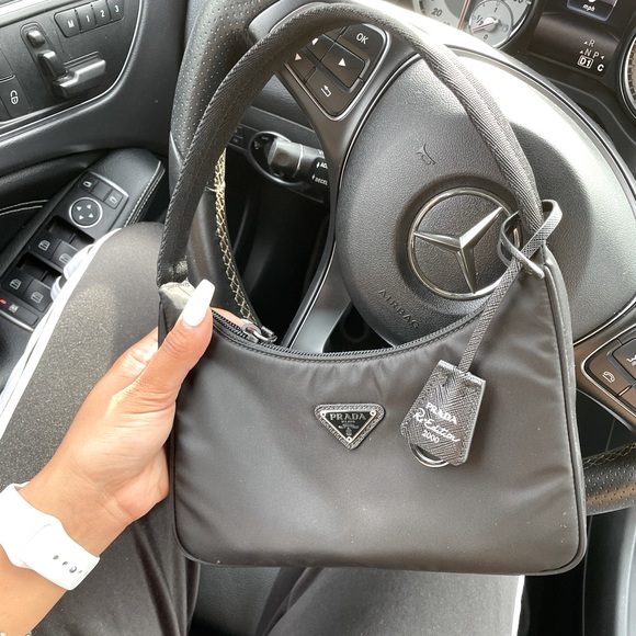 New cop in Miami Prada store 🥰 - Picture 1 of 1